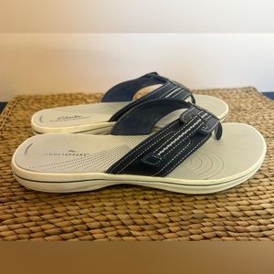 Clarks CLOUDSTEPPERS BREEZE SEA Dark Blue Sandals Flip Flops Thong Size 10